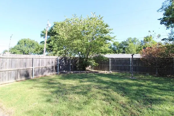 $2,095 | 101 Auburn Street, Waxahachie, TX 75165