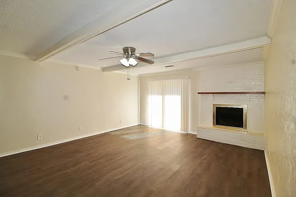 $2,095 | 101 Auburn Street, Waxahachie, TX 75165