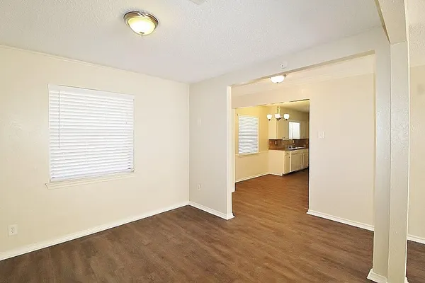 $2,095 | 101 Auburn Street, Waxahachie, TX 75165