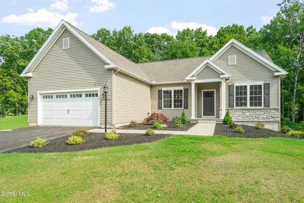$699,900 | 16 Mackenna Court, Ballston, NY 12019