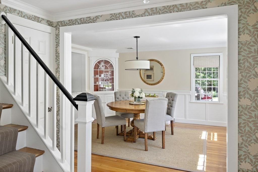 24 Stowell Road Winchester, MA 01890 - Photo 2 of 34