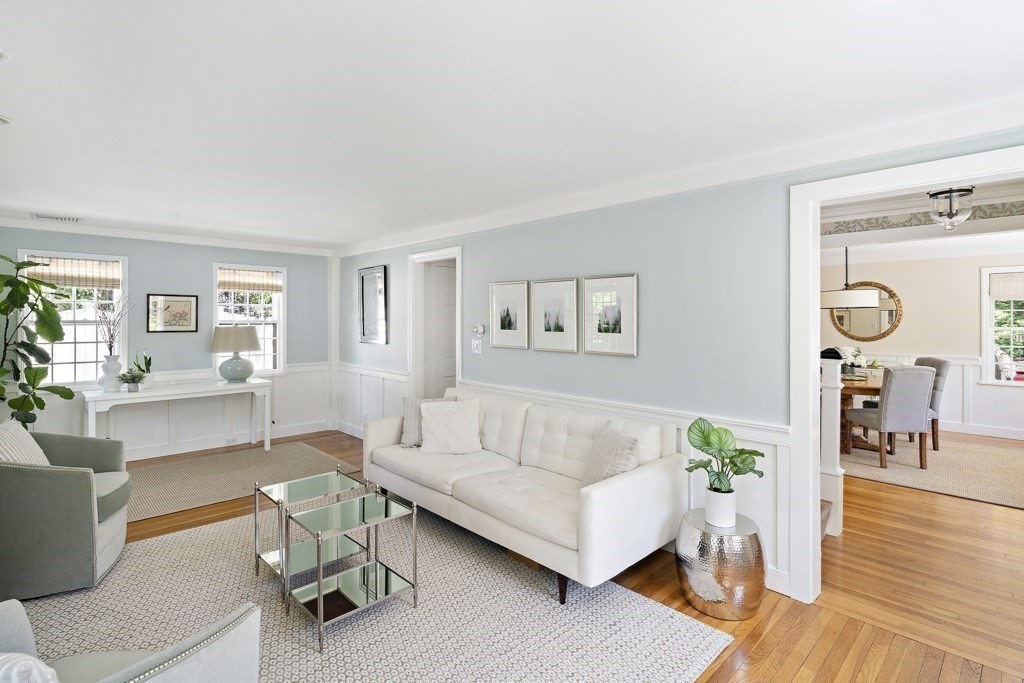 24 Stowell Road Winchester, MA 01890 - Photo 4 of 34