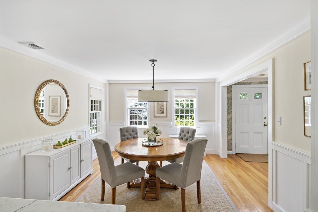 24 Stowell Road Winchester, MA 01890 - Photo 8 of 34