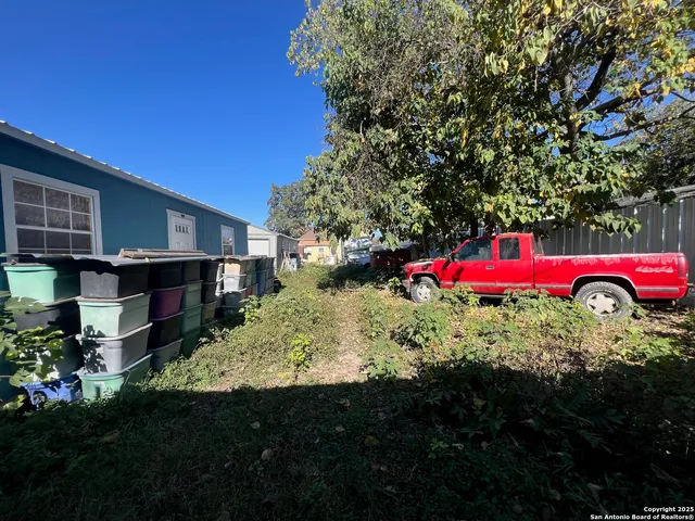 $124,900 | 423 West Main Street, Uvalde, TX 78801