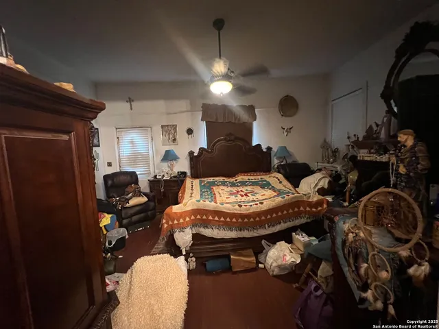 $124,900 | 423 West Main Street, Uvalde, TX 78801