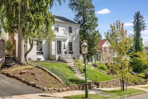 $1,049,000 | 211 Conway Court, South Orange, NJ 07079