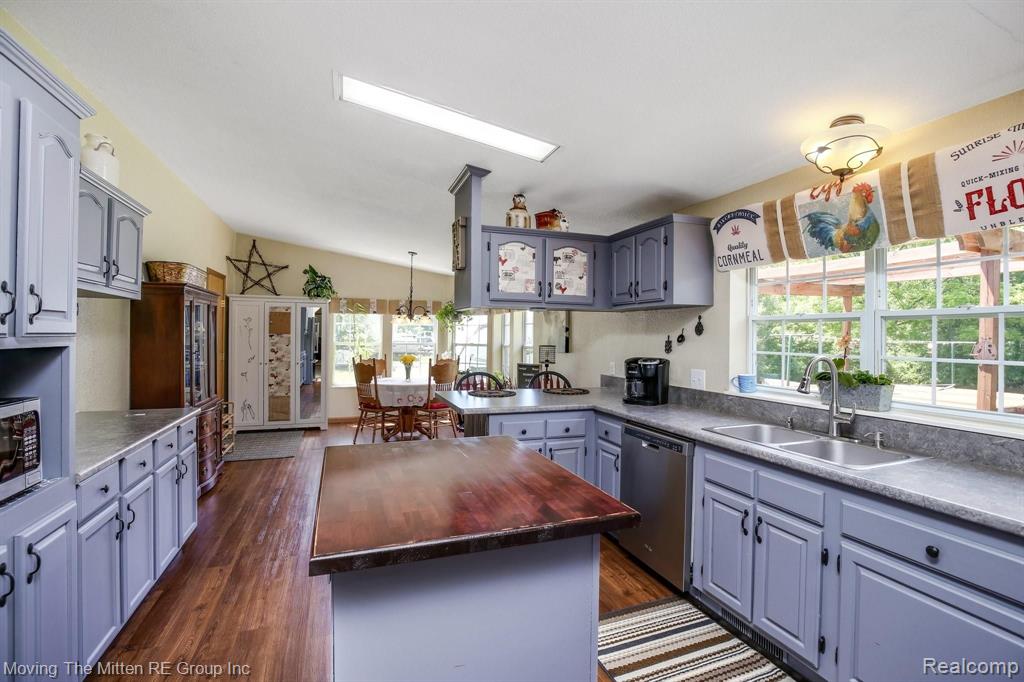 12221 James Road Carleton, MI 48117 - Photo 17 of 73