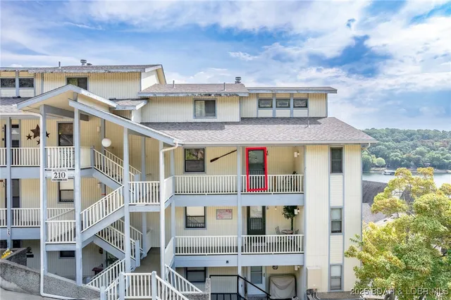 $275,000 | 210 Bluff Boulevard, Unit 4B, Camdenton, MO 65020