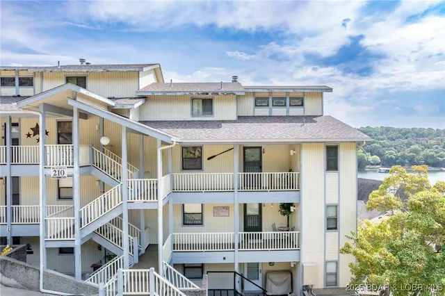 $275,000 | 210 Bluff Boulevard, Unit 4B, Camdenton, MO 65020