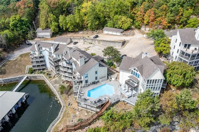 $275,000 | 210 Bluff Boulevard, Unit 4B, Camdenton, MO 65020