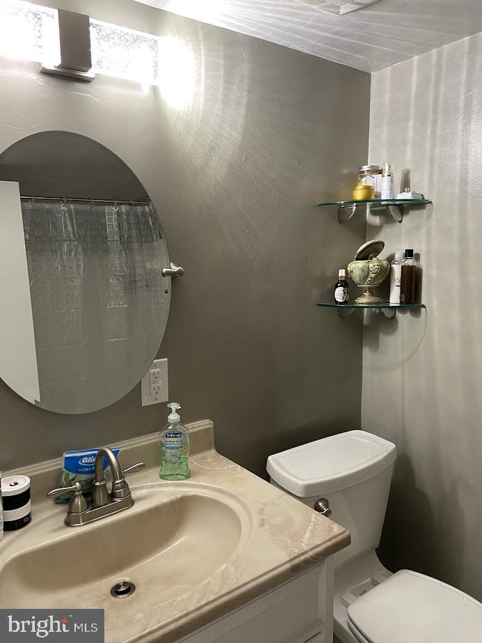 15708 Dorset Road, Unit 176 Laurel, MD 20707 - Photo 8 of 9 Bathroom