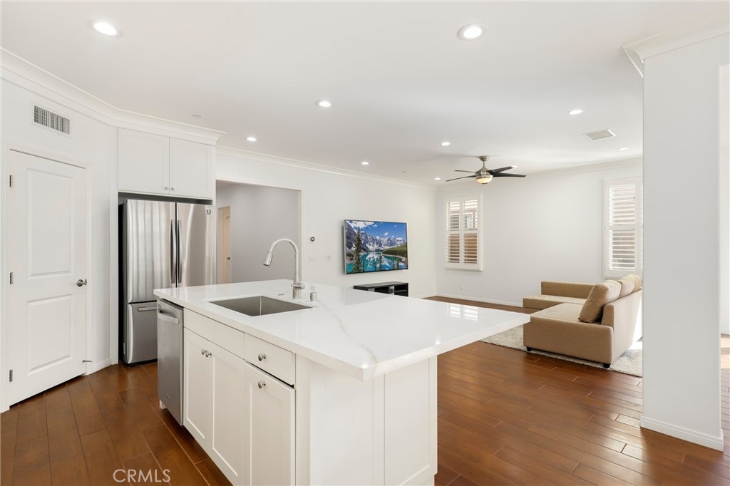 214 Traymore Irvine, CA 92620 - Photo 12 of 49