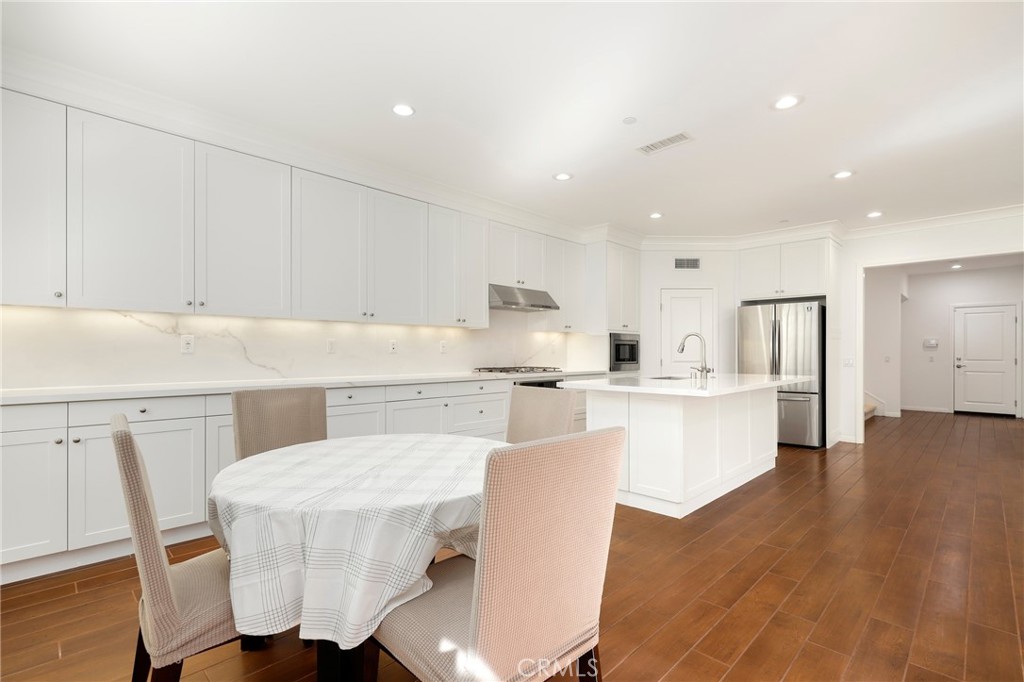 214 Traymore Irvine, CA 92620 - Photo 17 of 49