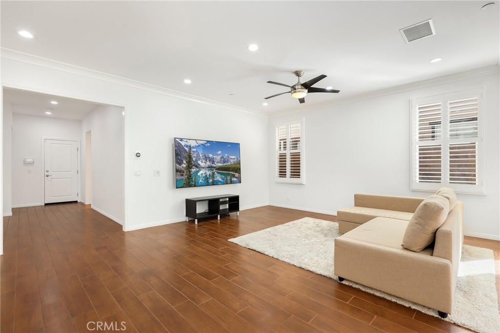 214 Traymore Irvine, CA 92620 - Photo 7 of 49