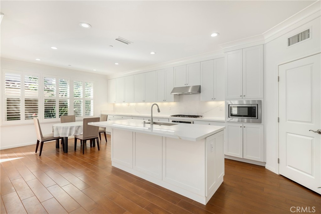 214 Traymore Irvine, CA 92620 - Photo 9 of 49