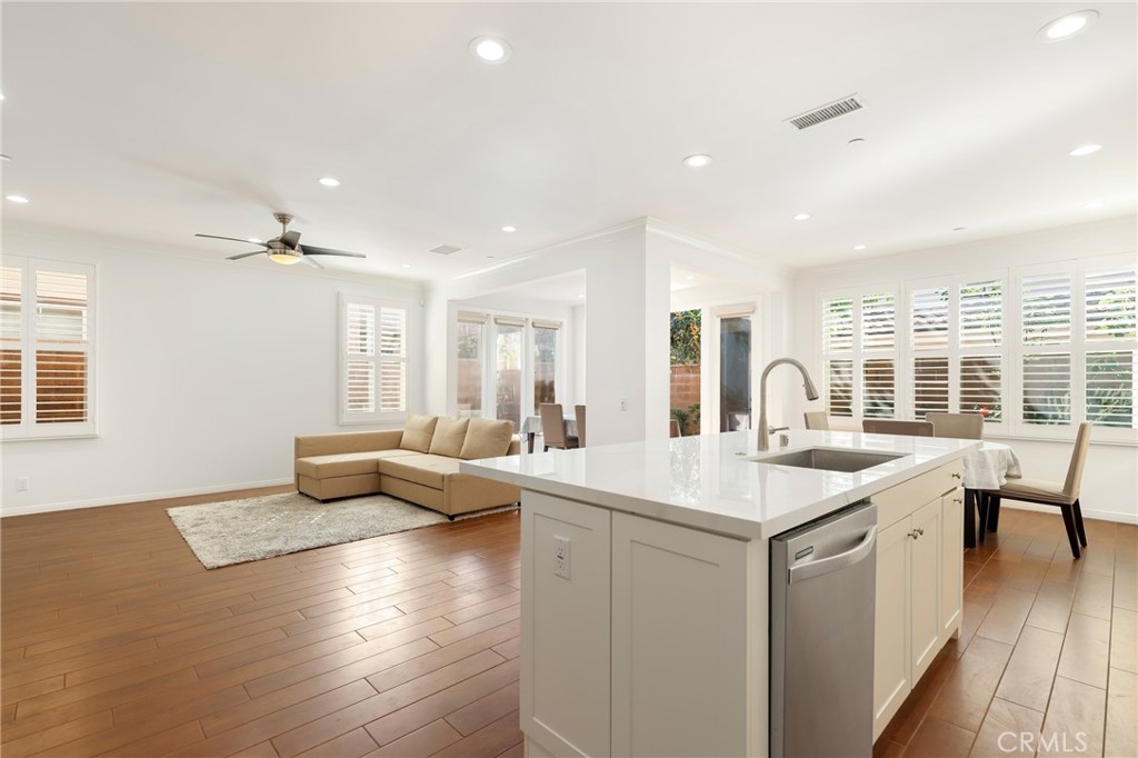 214 Traymore Irvine, CA 92620 - Photo 10 of 49