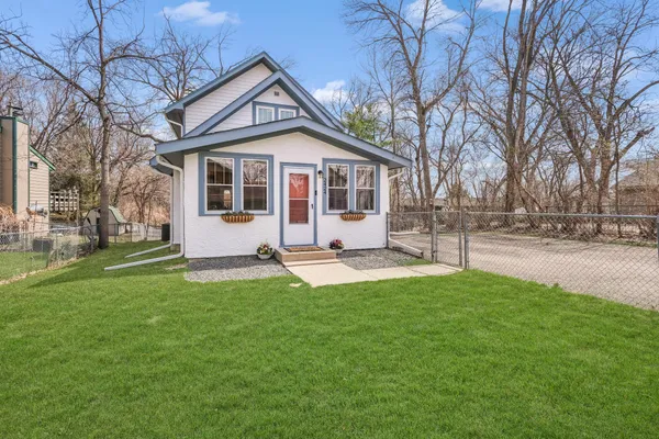 $512,000 | 2424 Black Lake Road, Spring Park, MN 55384