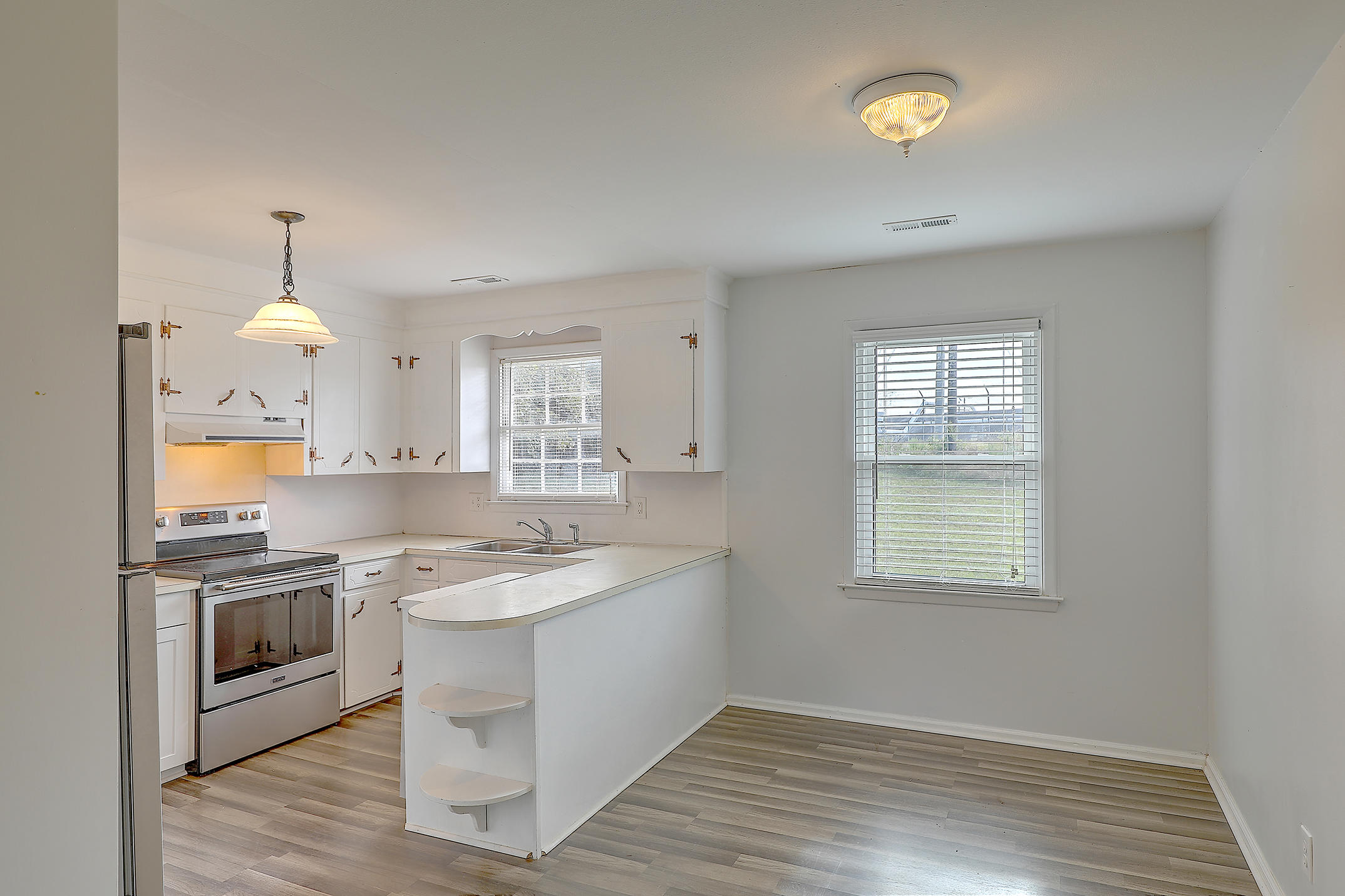 938 Valley Street Hanahan, SC 29410 - Photo 8 of 24 1R3A5174_75_76_77_78_79_80