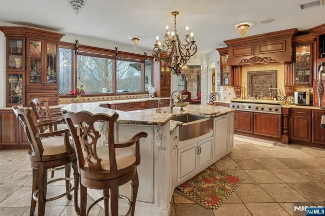 $2,100,000 | 5 Summit Terrace North, Butler, NJ 07405