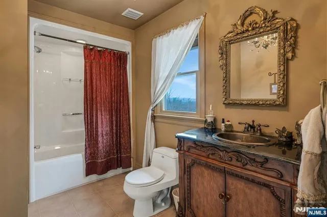 $2,100,000 | 5 Summit Terrace North, Butler, NJ 07405