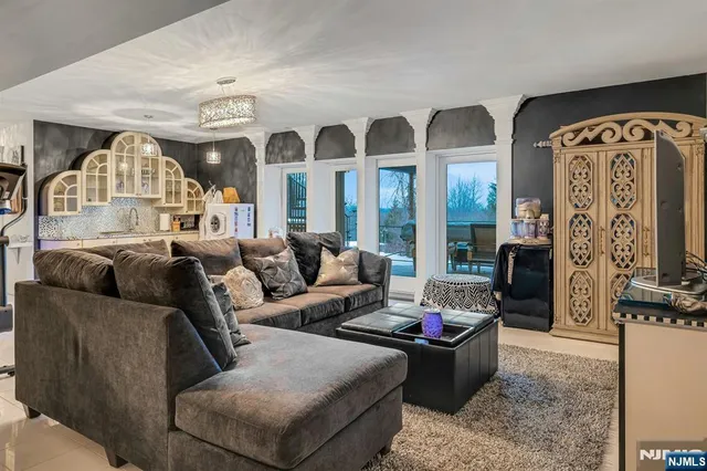 $2,100,000 | 5 Summit Terrace North, Butler, NJ 07405