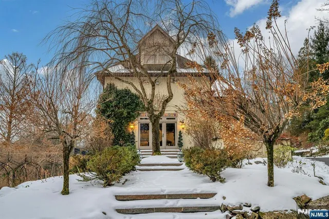 $2,100,000 | 5 Summit Terrace North, Butler, NJ 07405