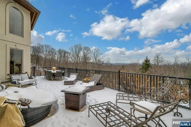 $2,100,000 | 5 Summit Terrace North, Butler, NJ 07405