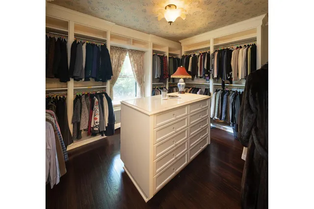 $4,250,000 | 4649 East Lake Harriet Parkway, Minneapolis, MN 55419