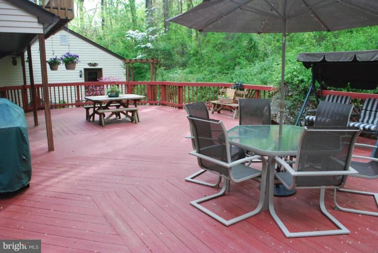2805 Sandy Hook Road Forest Hill, MD 21050 - Photo 4 of 28 Deck