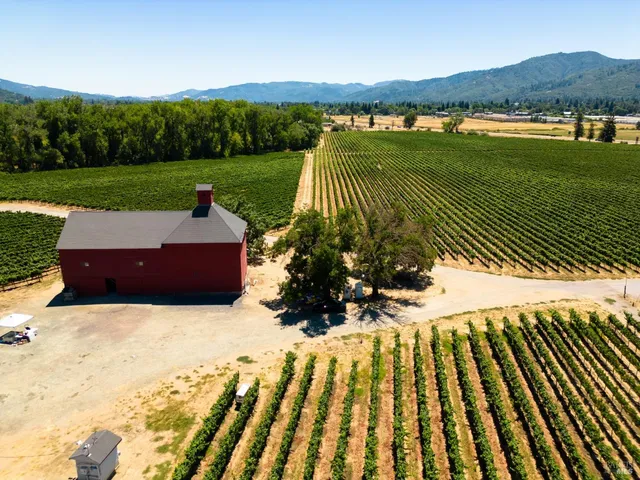 $2,499,000 | 700 Ford Road, Ukiah, CA 95482