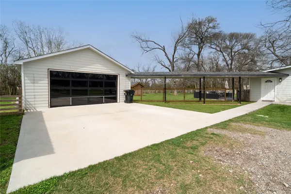 $590,000 | 1635 Pony Lane, Wallis, TX 77485
