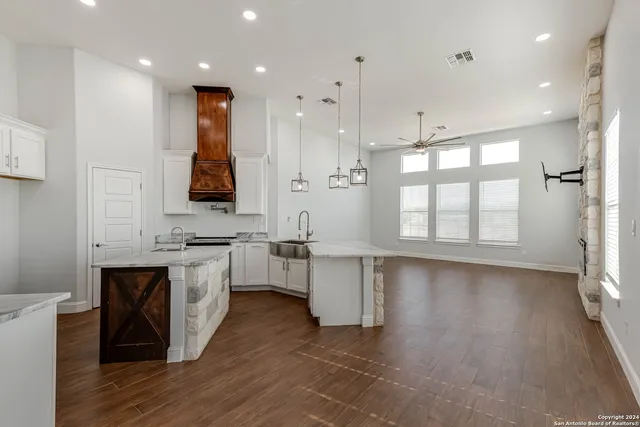 $675,000 | 19146 Mc Connell Road, Atascosa, TX 78002