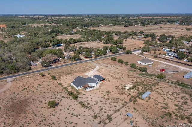 $675,000 | 19146 Mc Connell Road, Atascosa, TX 78002