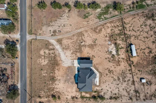 $675,000 | 19146 Mc Connell Road, Atascosa, TX 78002