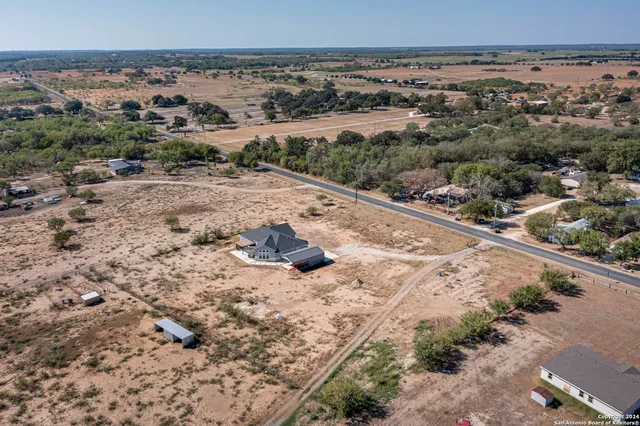 $675,000 | 19146 Mc Connell Road, Atascosa, TX 78002