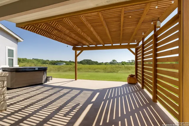 $675,000 | 19146 Mc Connell Road, Atascosa, TX 78002