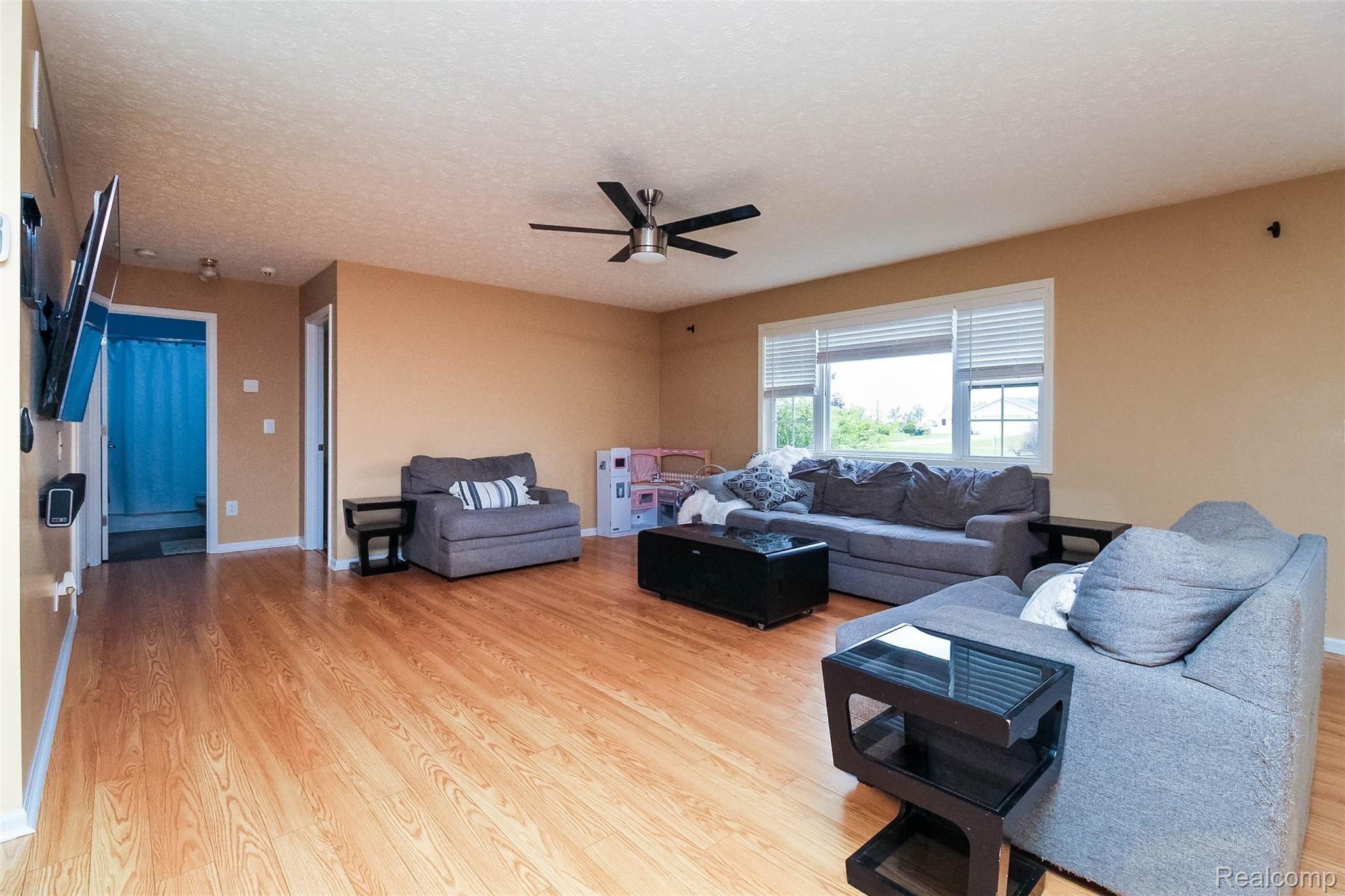 4960 Hogback Road Fowlerville, MI 48836 - Photo 6 of 39 6.jpg