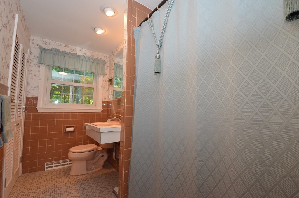 12 Amble Road Chelmsford, MA 01824 - Photo 13 of 23