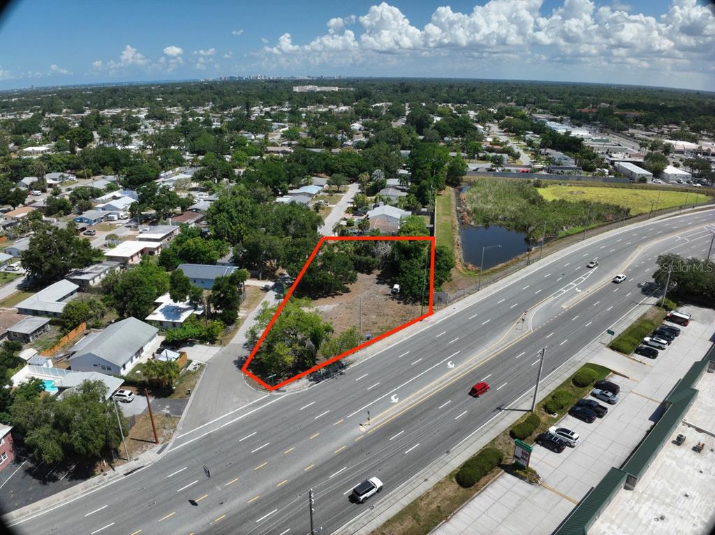 Albert Place Sarasota, FL 34231 - Photo 5 of 12