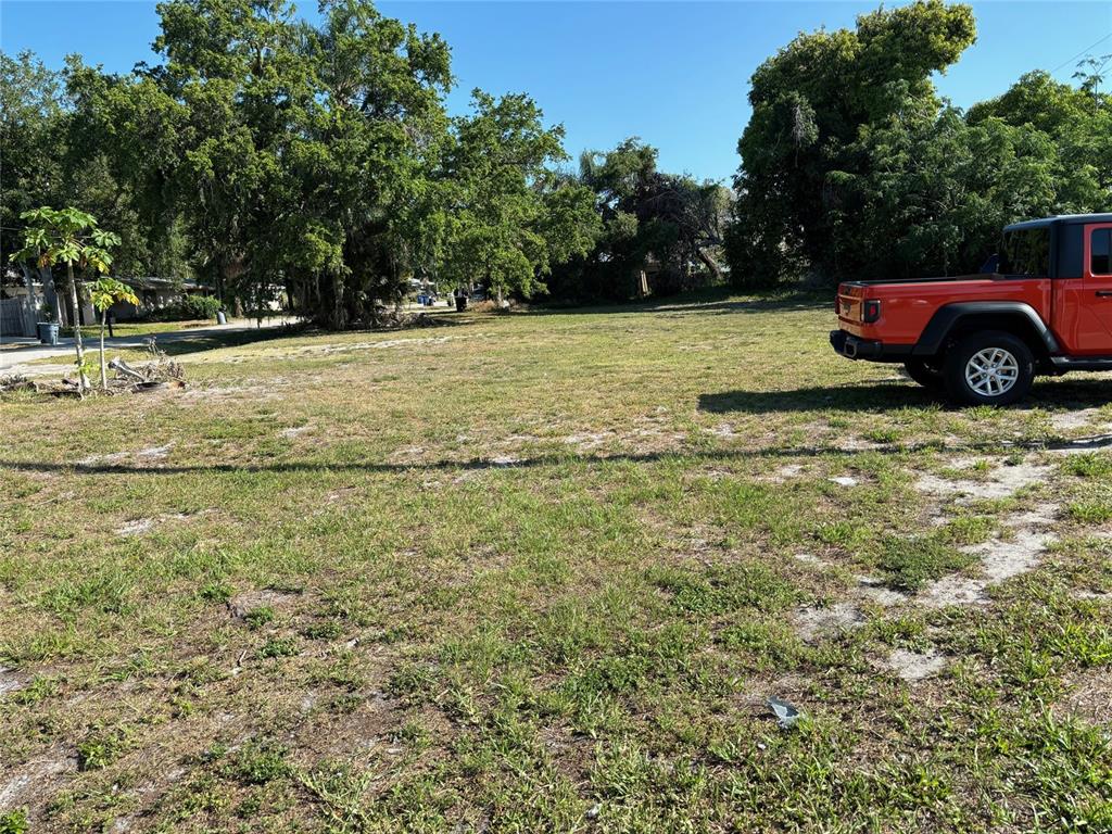 Albert Place Sarasota, FL 34231 - Photo 10 of 12