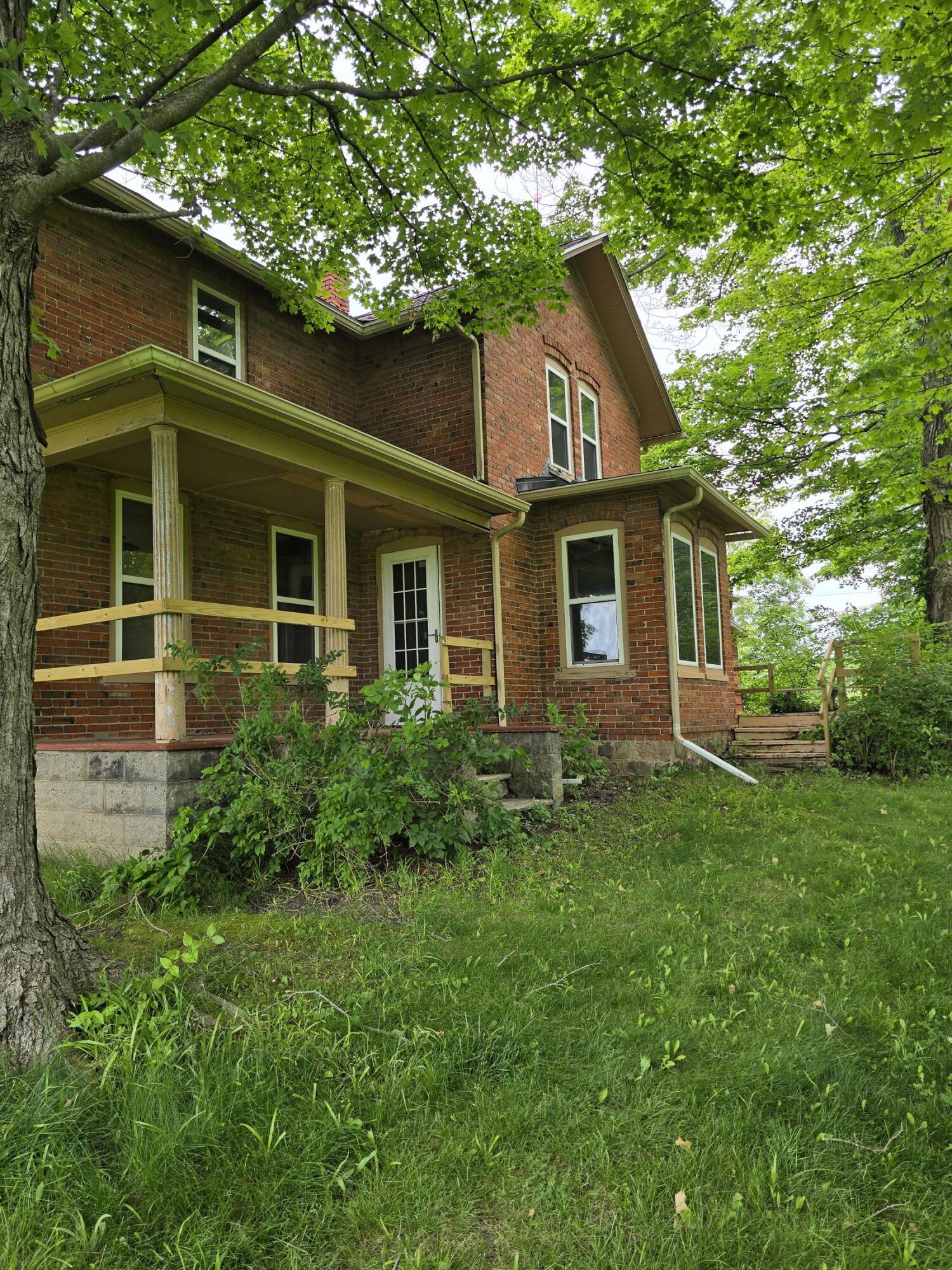 8733 South Cochran Road Charlotte, MI 48813 - Photo 3 of 30 20260624_125300