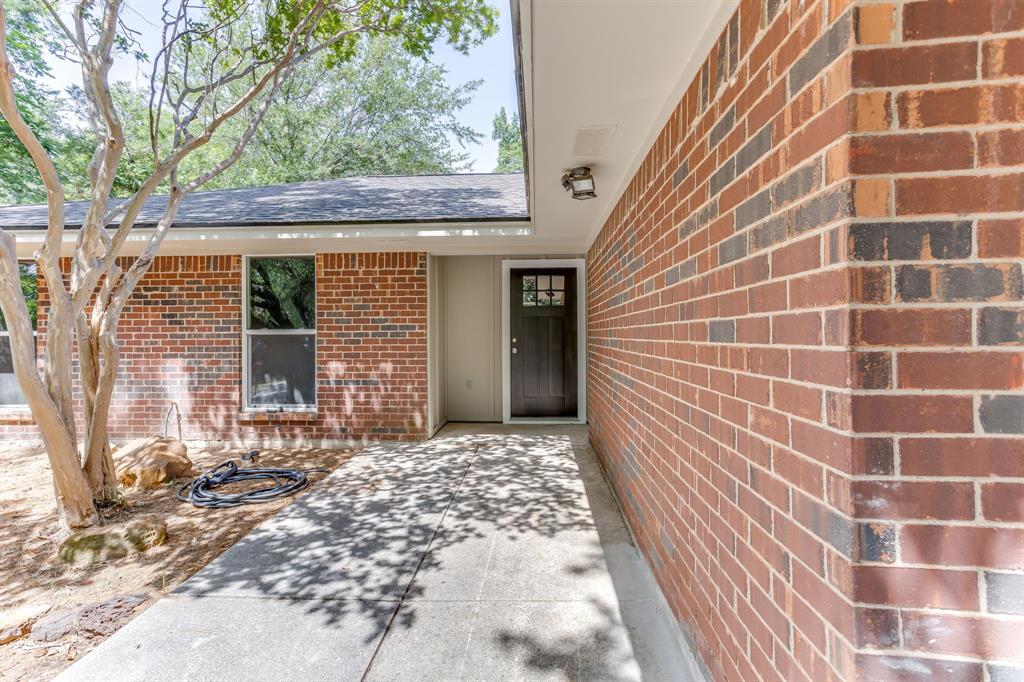 2709 Springbrooke Drive Hurst, TX 76054 - Photo 4 of 40