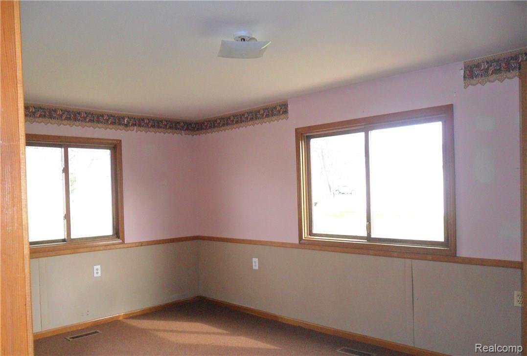 26071 Denning Road New Boston, MI 48164 - Photo 3 of 11 SAM_0031.JPG