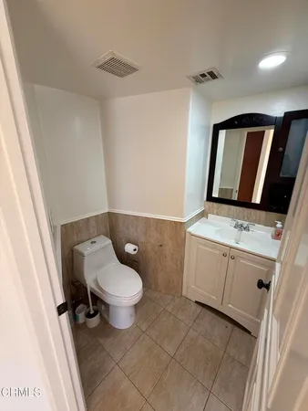$5,900 | 7011 North Liberty Drive, Los Angeles, CA 91405