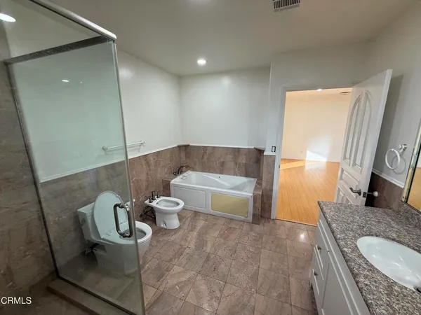 $5,900 | 7011 North Liberty Drive, Los Angeles, CA 91405