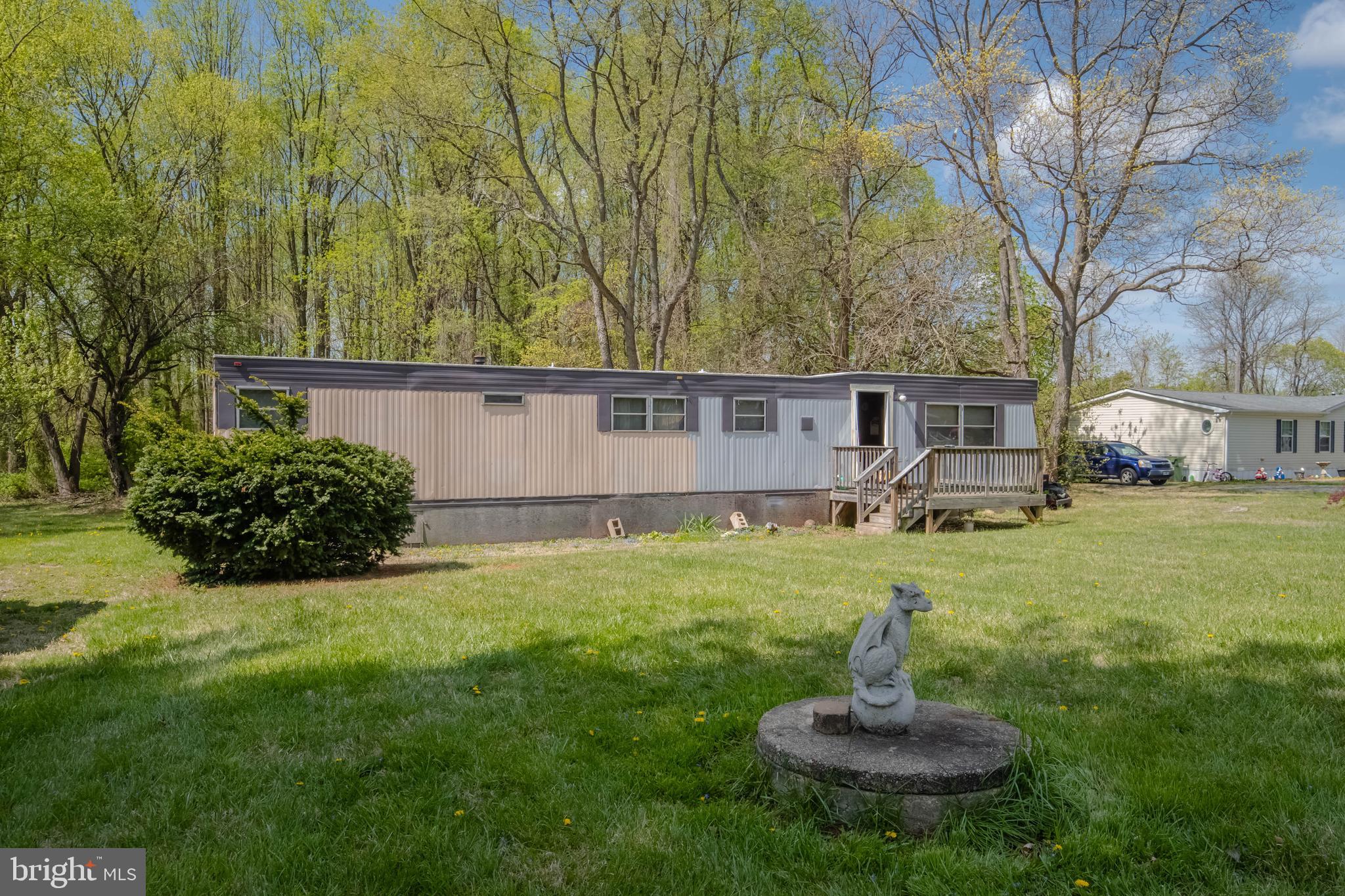 3118 Old Scarboro Road Street, MD 21154 - Photo 13 of 18 a house view with a garden space