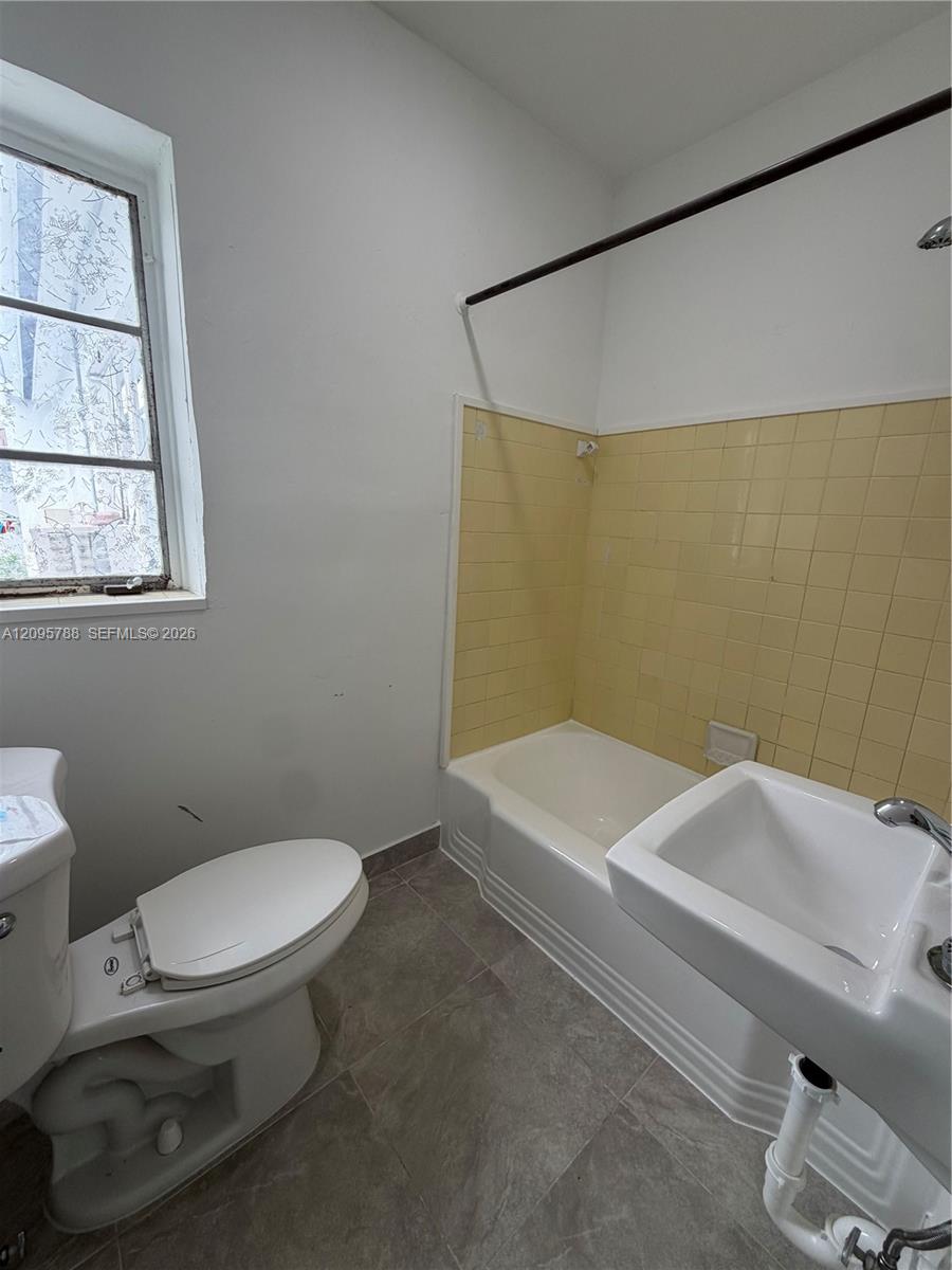 558 Southwest 7th Street, Unit 8 Miami, FL 33130 - Photo 5 of 7 Gallery Image 5