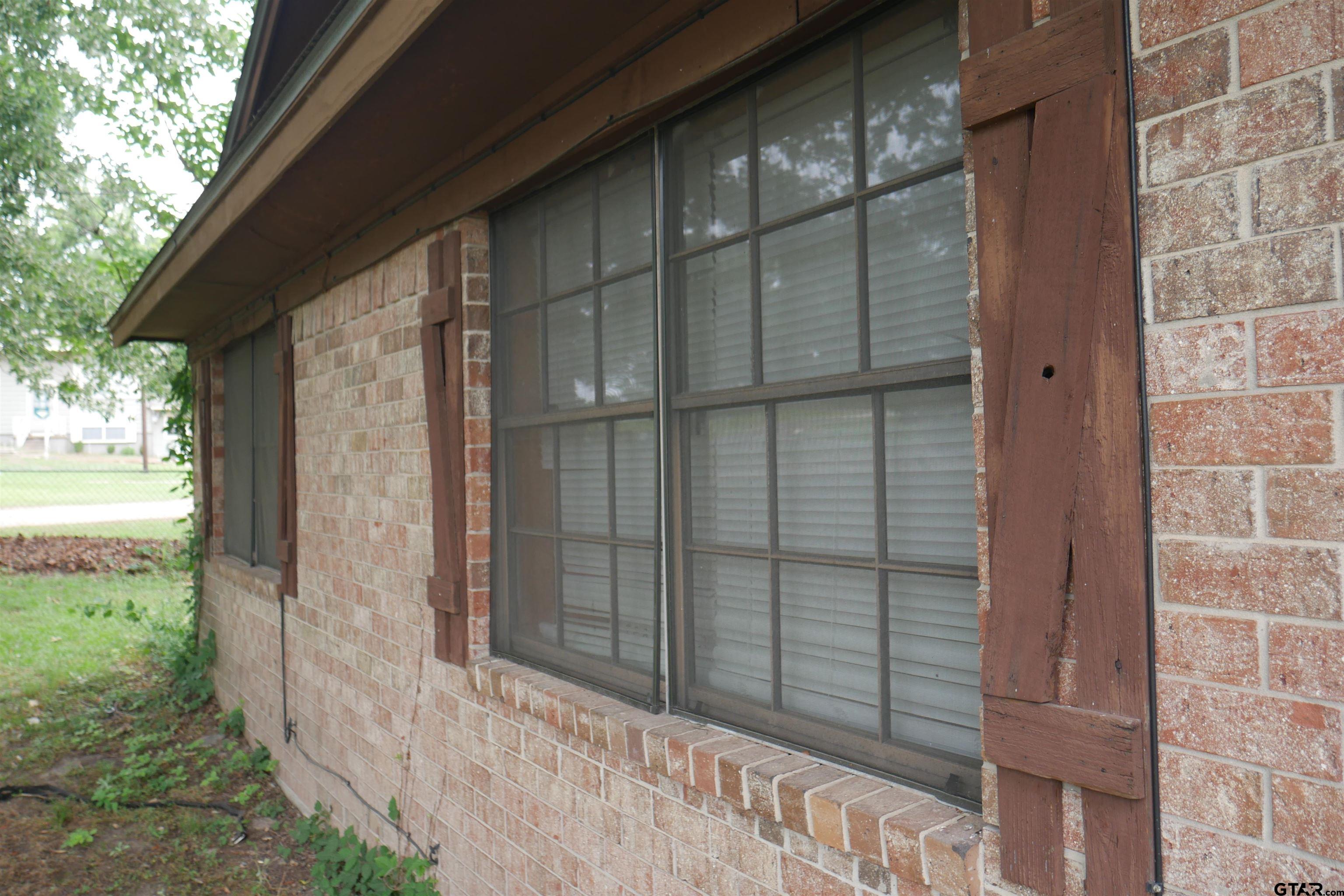 7239 Greenbriar Road Tyler, TX 75704 - Photo 3 of 24