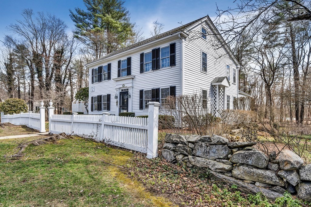227 Main Street Medway, MA 02053 - Photo 4 of 40