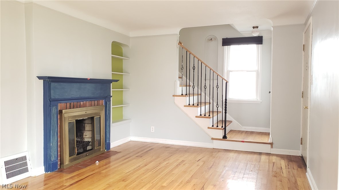 1744 Sunview Road Lyndhurst, OH 44124 - Photo 4 of 19